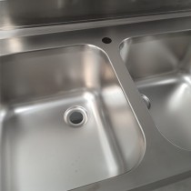 https://www.pepebar.com/27415-home_default/Fregadero-acero-inox-con-2-cubas-y-escurridor-derecha-1600x700x850-Stalgast-954607160.jpg